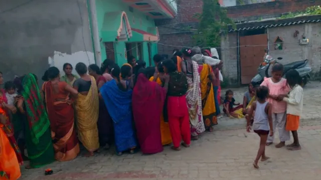 मामी कर रही थी आत्महत्या, धक्का-मुक्की में तालाब में गिरी भांजी; बचाने के लिए कूदे मामा की भी मौत

