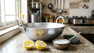 एल्युमिनियम की कड़ाही साफ करने के टिप्स (Image Source: AI Generated)