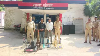 फारेस्ट क्लब में हुक्का बार चलाने वाले दो गिरफ्तार।