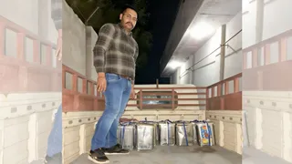 जब्त किए गए मावा के साथ टीम के सदस्य।