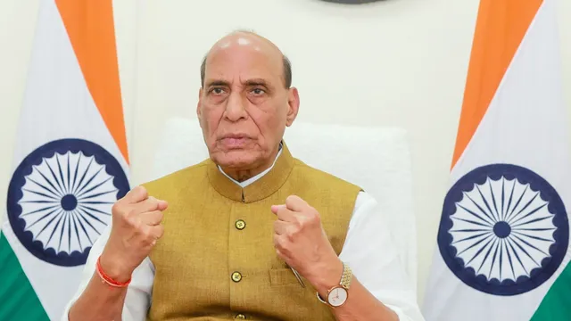 असहमति और अराजकता में अंतर: राजनाथ सिंह
