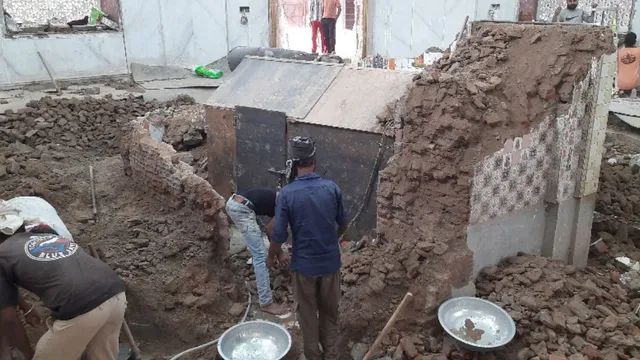 बरेली के बाबा वनखंडीनाथ धाम में खुदाई के दौरान मिली 17वीं शताब्दी की प्राचीन ईंटें, रख-रखाव पर उठ रहे सवाल
