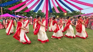 धुनुचि नृत्य करतीं महिलाएं। फोटो: जागरण