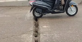 बलौंगी के पुराने पुल की अभी ऐसी है हालत।
