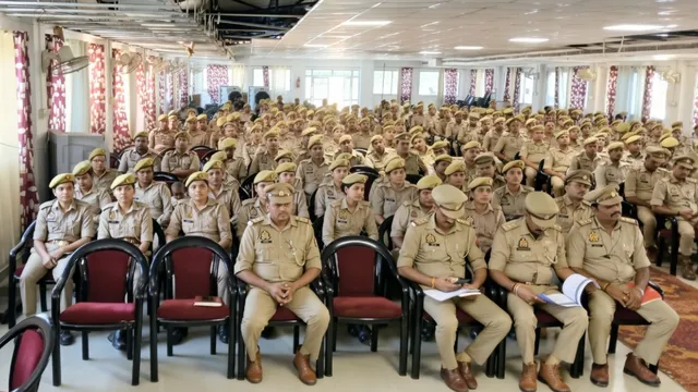 UP MLC चुनाव: देवरिया में पुलिसवालों को समय से पहुंचने और ड्यूटी के सख्त निर्देश जारी
