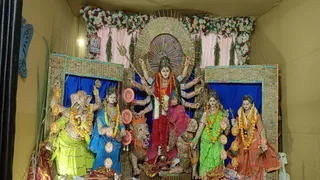 धनबाद के बरमसिया में किताब-कॉपी वाली पेंसिल से मां दुर्गा का भव्य रूप। (फोटो जागरण)