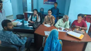 मामले की सुनवाई करते केंद्र के सदस्य। जागरण
