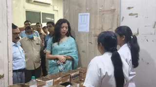 डीएम ने किया निरीक्षण। (जागरण)