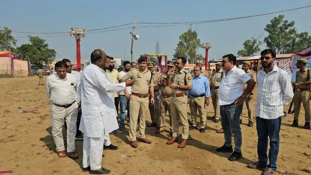 भारी वाहनों पर रोक, 200 पुलिसकर्मी संभालेंगे सुरक्षा व्यवस्था; खुर्जा में दशहरा मेला के लिए कड़े बंदोबस्त
