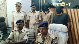 संवाददाता सम्मेलन में जानकारी देते एसडीपीओ संदीप कुमार।