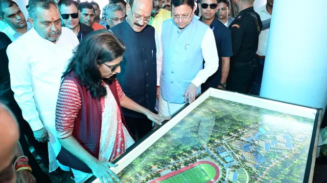 देहरादून के एचएनबी मेडिकल विवि में बनेगा सुपर स्पेशियलिटी अस्पताल, सीएम धामी ने किया रिसर्च लैब और प्रशासनिक भवन का शिलान्यास