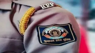 चॉकलेट का लालच देकर बच्चे को कार में ले गया व्यक्ति, 18 घंटे बाद मिला।
