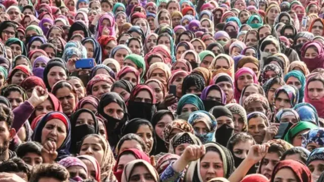 जम्मू-कश्मीर में महिलाएं कितनी सुरक्षित? सामने आए चौंकाने वाले आंकड़े, पति की प्रताड़ना के मामले दुष्कर्म से दोगुने