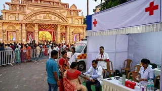 दुर्गा पूजा पंडालों में तैनात होंगी मेडिकल टीमें (यह तस्वीर AI की मदद से बनाई गई है।)