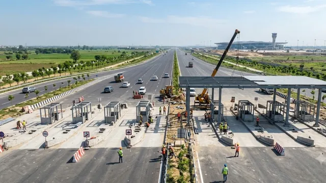 ग्रीनफील्ड एक्सप्रेसवे पर बनेंगे दो टोल प्लाजा, अब नोएडा एयरपोर्ट के सफर पर ढीली करनी होगी जेब
