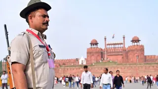 लाल किला पर दिल्ली पुलिस का कड़ा पहरा। फोटो: आर्काइव