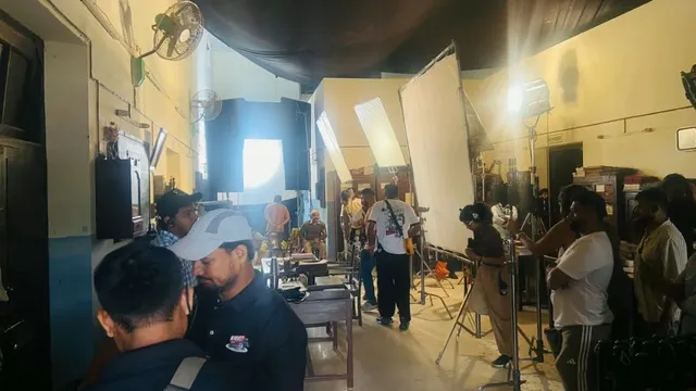 आगरा में शुरू हुई हंसल मेहता की वेब सीरीज 'बाराबंकी' की शूटिंग, सनी कौशल निभा रहे पुलिस अधिकारी का किरदार
