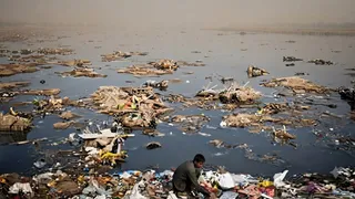 यमुना सफाई के लिए दिल्ली सरकार की पहल (AI-geenrated image)