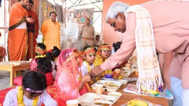 विजयादशमी पर रामलला का भव्य महाभिषेक, ट्रस्ट ने शुरू की कन्या पूजन की नई परंपरा
