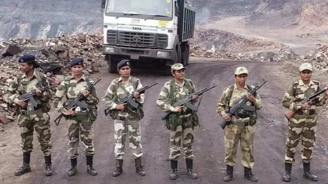 धनबाद में कोयला चोरी और अवैध खनन पर CISF सख्त, ड्रोन से निगरानी के बीच 14 ठिकानों पर छापेमारी
