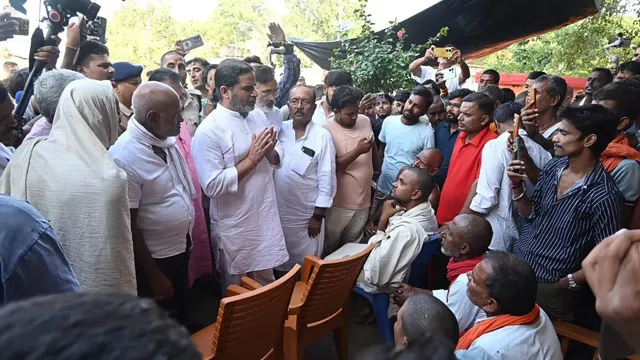 'बिहार में जान की कीमत 4 लाख क्‍यों?', राघोपुर नाव हादसा पीड़‍ितों से म‍िलकर प्रशांत किशोर ने उठाए सवाल 
