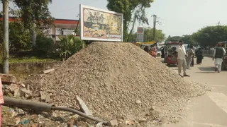 संभल में 4 किमी सड़क किनारे 697 स्ट्रीट लाइटें लगवाई गईं