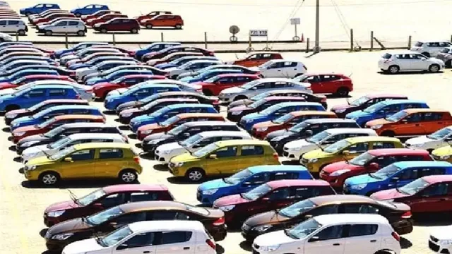 दशहरा से ही शुभ बाजार: आगरा में 700 करोड़ के व्यापार की उम्मीद, 1000 कारों और 2.5 हजार दोपहिया वाहनों की डिलीवरी
