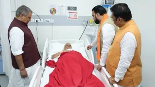 मेदांता में नीरज कुमार का हाल जानते सीएम सम्राट चौधरी, डिप्टी सीएम विजय कुमार चौधरी और भाजपा प्रदेश अध्यक्ष संजय सरावगी। सौ-एक्स