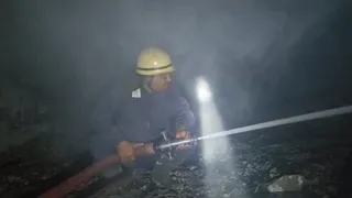 आग की सूचना मिलने के बाद सेक्टर-29 दमकल केंद्र से पांच दमकल टीमों को मौके पर भेजा गया।