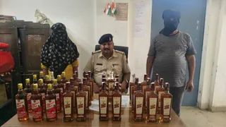 हवलदार और महिला होमगार्ड गिरफ्तार