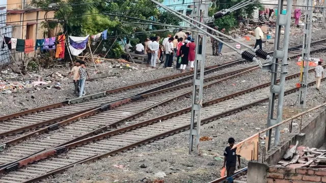 मोबाइल पर घर से आती रही कॉल, मुजफ्फरपुर में रेलवे ट्रैक पर मिली पूर्व सैनिक की लाश
