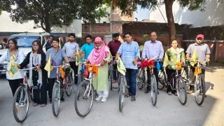 अनिल प्रकाश जोशी की साइकल यात्रा। फोटो जागरण
