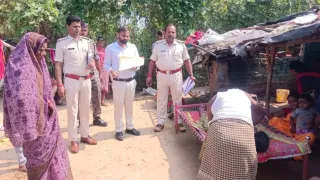 मामले की जांच करती पुलिस