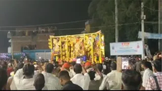 मंदिर में नवमी के दिन उमड़ी भीड़। फोटो जागरण