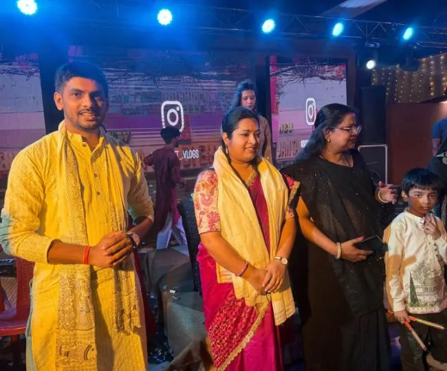 Bhagalpur Navrang Navratri Manish Mayur DJ Kayda Dazzle Anchor Anshika Gupta (7)