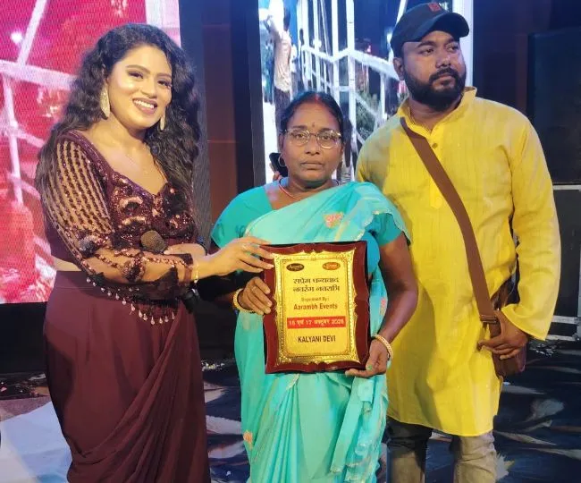 Bhagalpur Navrang Navratri Manish Mayur DJ Kayda Dazzle Anchor Anshika Gupta (8)
