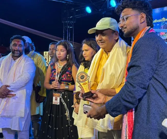 Bhagalpur Navrang Navratri Manish Mayur DJ Kayda Dazzle Anchor Anshika Gupta