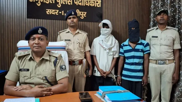 हाजीपुर में बाइक एजेंसी से घर लौट रहा था नाबालिग, टेंपो में बैठते ही बदल गए हालात; दो गिरफ्तार
