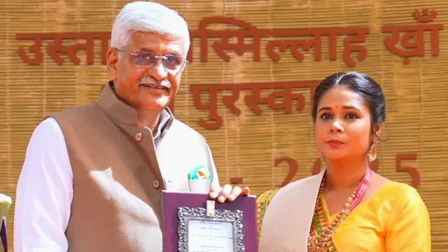 बिहार की बेटी ने बढ़ाया मान: लोक गायिका मनीषा श्रीवास्तव को 'उस्ताद बिस्मिल्लाह खां युवा पुरस्कार'
