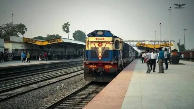 कटिहार-जोगबनी रेलखंड का CSO ने किया औचक निरीक्षण! सुरक्षा मानकों की हुई जांच, DRM दफ्तर पर लगी सेफ्टी मैन प्रतिमा

