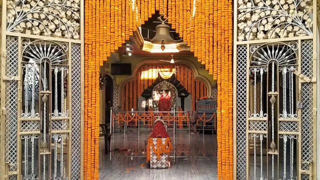 मोतिहारी के साई मंदिर से 10 किलो चांदी का छत्र और दानपात्र चोरी, आरोपियों की तलाश में जुटी पुलिस 
