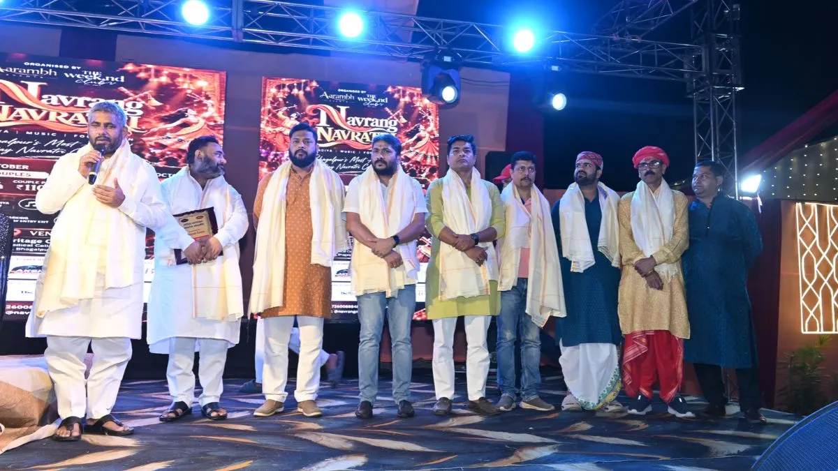 bhagalpur navrang navratri manish mayur dj kayda dazzle anchor anshika gupta (13)