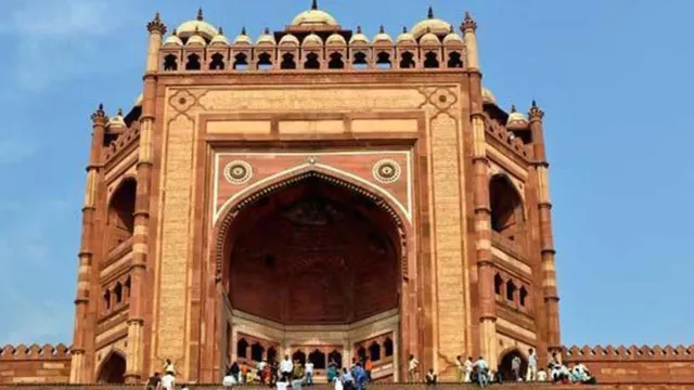 फतेहपुर सीकरी में शुरू होगा साउंड एंड लाइट शो: दीवान-ए-आम में 8.65 करोड़ की लागत, प्रोजेक्शन मैपिंग जारी