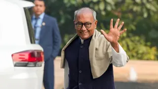 वोट चोरी के दावों के बीच दिग्विजय सिंह ने शुरू की सनातन स्वाभिमान यात्रा
