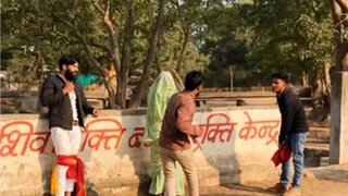 पति ने पत्नी व दोस्त से किया विवाद।