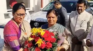 हरियाणा भाजपा की अध्यक्ष डाॅ. अर्चना गुप्ता नई प्रभारी स्मृति ईरानी का स्वागत करते हुए।