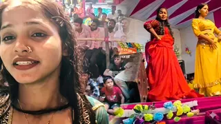 भगवती जागरण के नाम पर अश्लील और फूहड़ गानों पर बार बालाओं का डांस