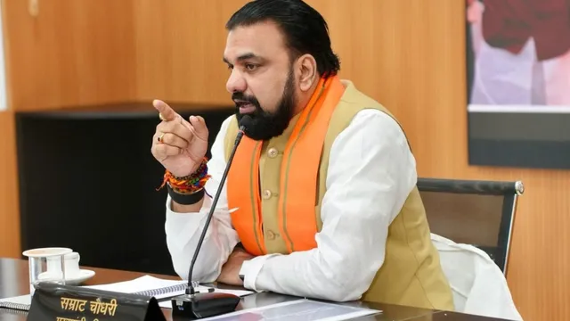 बिहार में भ्रामक खबरों पर होगा 'क्विक एक्शन', CM सम्राट चौधरी ने जन-संपर्क विभाग को दिए सख्त निर्देश

