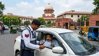 बिना बीमा वाली गाड़ियों पर मुआवजा क्यों नहीं दे रही सरकार? (AI जेनरेटेड फोटो)