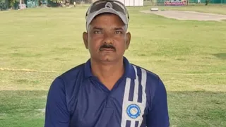 विश्व रिकॉर्ड बनाने वाले दिव्यांग क्रिकेटर राजा बाबू का संघर्ष ( फोटो स्रोत : जागरण )
